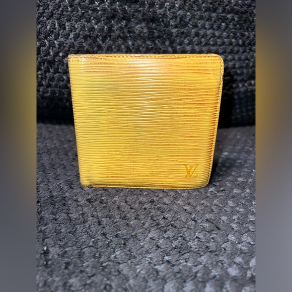 EUC Louis Vuitton Bifold Wallet, Yellow, Epi Leather - Picture 1 of 11
